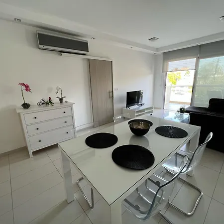 Majestic Boutique Apartment/2br * Nicosia