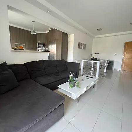 Lägenhet Majestic Boutique Apartment/2br Nicosia